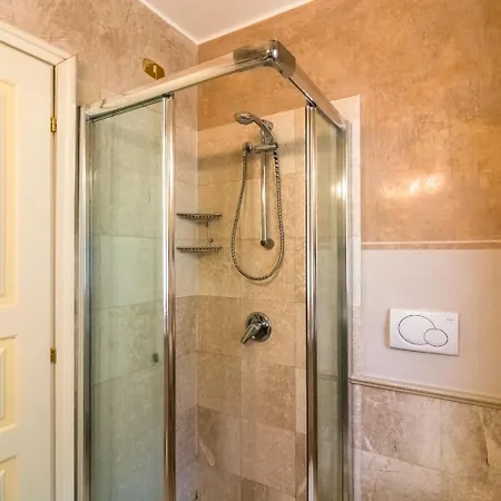 La Favorita Arona Tatil Evi